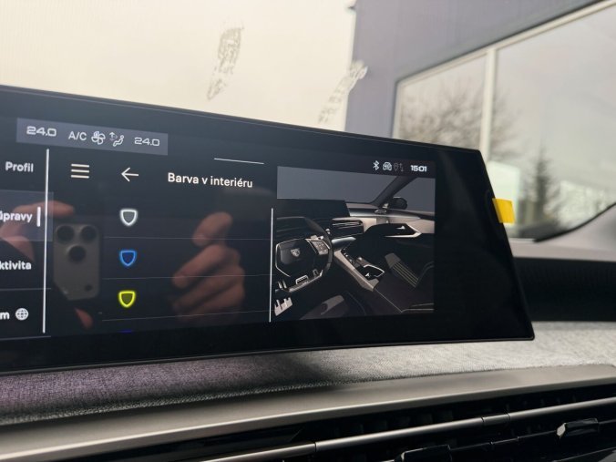 Peugeot 3008, Peugeot 3008 ALLURE Hybrid 145 e-DCS6, barva bílá