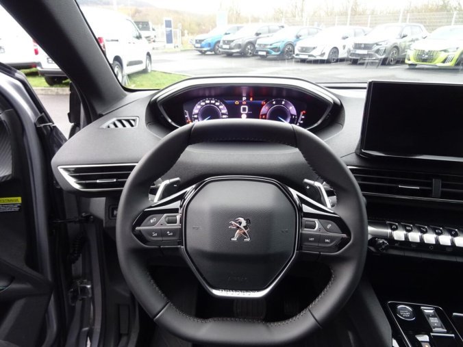 Peugeot 5008, Peugeot 5008 ALLURE BlueHDi 130k EAT8, barva stříbrná