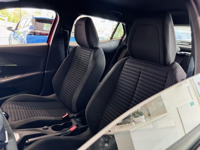 Peugeot 2008, Peugeot 2008 STYLE, výhřev sedadel, Manuál, barva červená