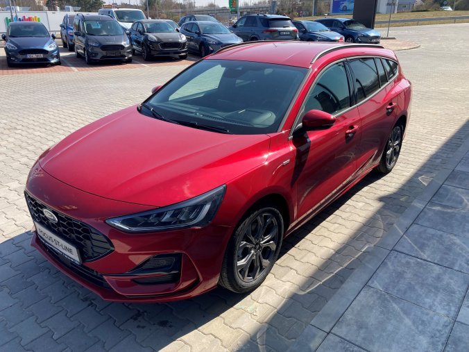 Ford Focus, ST-Line X, Kombi, 1.0 EcoBoost Hybrid (mHEV) 114 kW/155 k, 7st. Powershift, barva červená