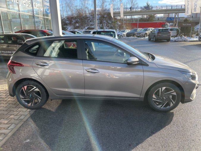 Hyundai i20, 1,2 DPI 5 st. manuální, barva bronzová