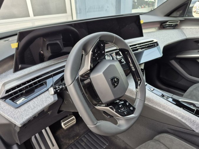 Peugeot 3008, Peugeot 3008 GT Hybrid 136 e-DCS6, barva modrá