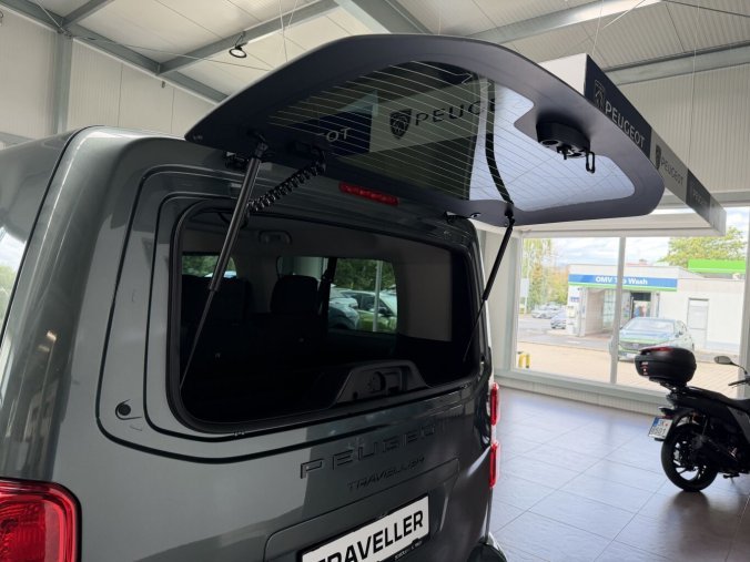 Peugeot Traveller, Peugeot Traveller Active L3 2.2 BHDi 150k MAN6, barva zelená