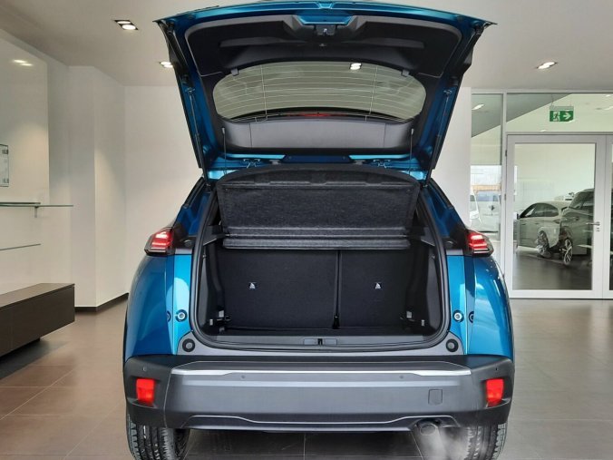Peugeot 2008, Peugeot 2008 ALLURE Hybrid 145 e-DCS6, barva modrá