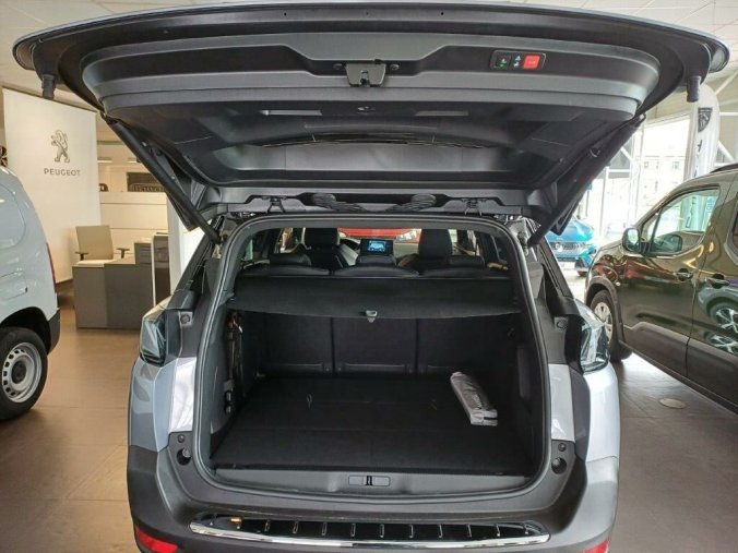 Peugeot 5008, Peugeot 5008 Allure Pack BlueHdi 130k EAT8, barva šedá