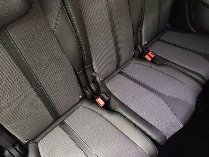 Peugeot 5008, Peugeot 5008 Allure Pack BlueHdi 130k EAT8, barva šedá