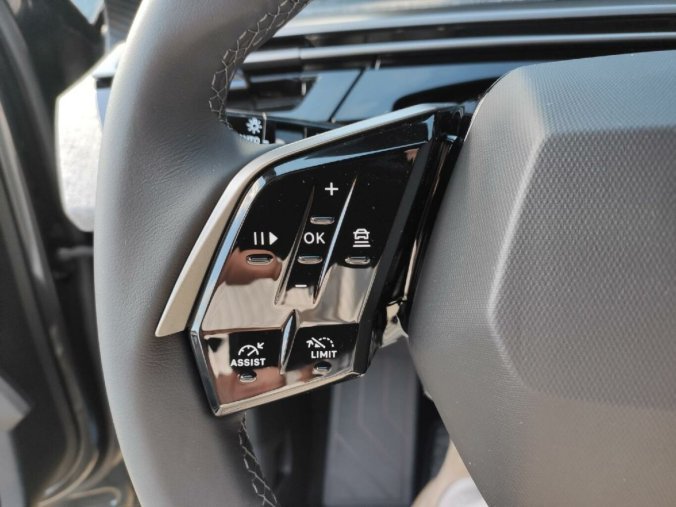 Peugeot 5008, Peugeot 5008 ALLURE Hybrid 145 e-AUT6 NAVI, barva šedá