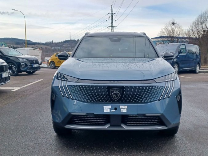 Peugeot 5008, Peugeot 5008 GT Hybrid 136 e-DCS6, barva modrá