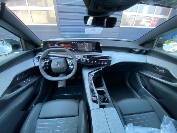 Peugeot 5008, Peugeot 5008 BUSINESS Hybrid 145 e-DCS6 - 6775, barva šedá