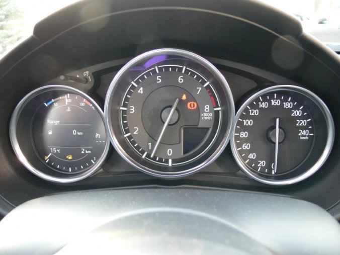 Mazda MX-5, 2.0 Skyactiv G184 + NAVI, barva červená