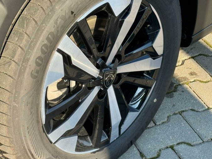 Peugeot Rifter, Peugeot Rifter Long GT BlueHDi 130k EAT8, barva černá
