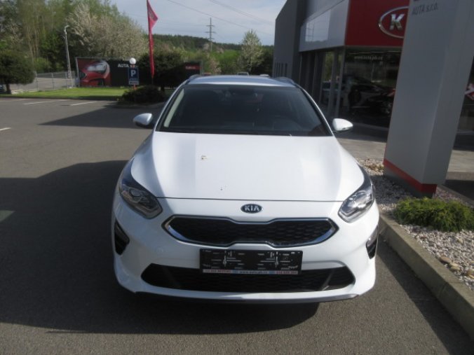 Kia Ceed, 1,5 T-GDi GPF 7DCT TOP, barva bílá