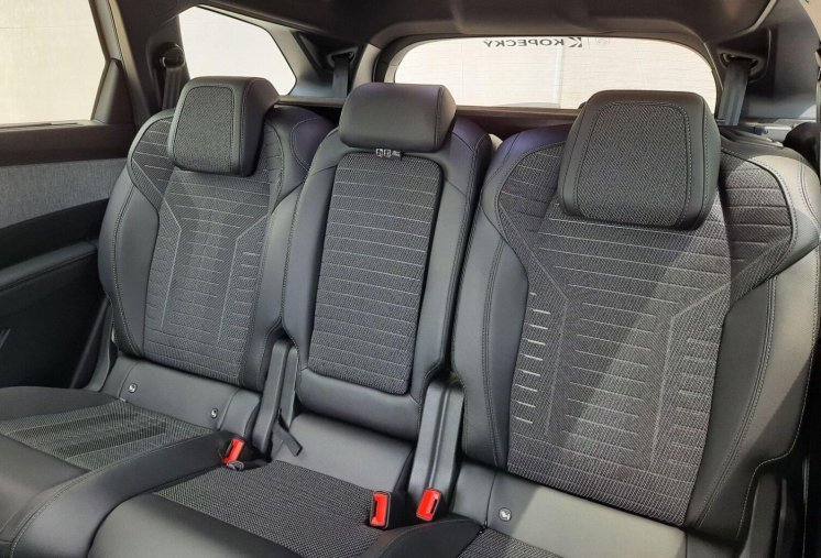 Peugeot 5008, Peugeot 5008 5008 GT Hybrid 145 e-DCS6, barva bílá