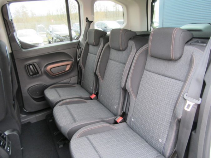 Peugeot Rifter, GT 1.5 BlueHDi 130k MAN6, barva bílá