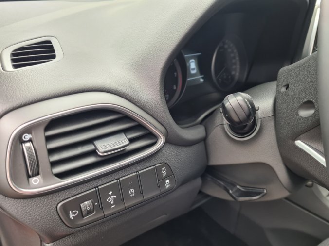 Hyundai i30, 1,0 T-GDI 88 kW MT, barva červená