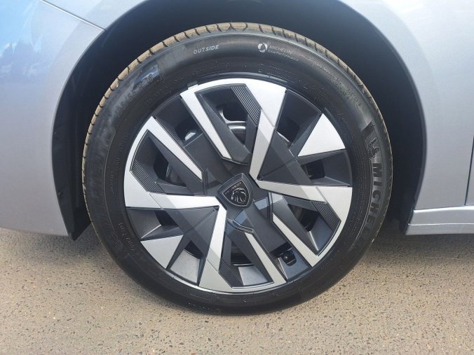 Peugeot 208, Peugeot 208 BUSINESS 1.2 TURBO 100k MAN6, barva šedá