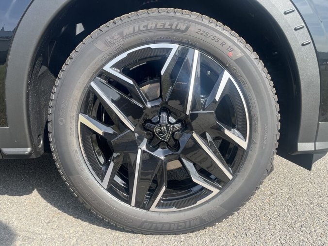 Peugeot 5008, Peugeot 5008 ALLURE Hybrid 145 e-DCS6, barva černá