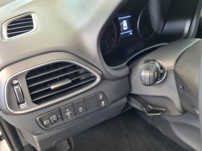 Hyundai i30, 1,0 T-GDI 88 kW MT, barva bílá