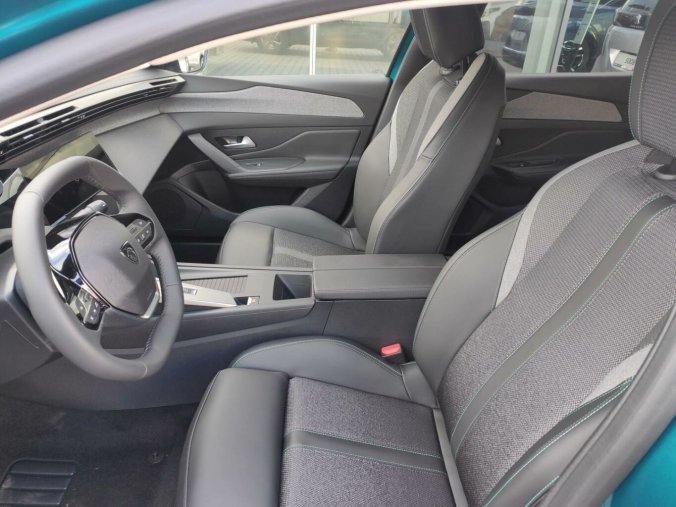 Peugeot 408, Peugeot 408 ALLURE Hybrid 136 e-DCS6, barva modrá