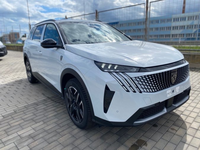 Peugeot 5008, Peugeot 5008 GT Hybrid 145 e-DCS6 - CELOROČNÍ PNEU - 2461, barva modrá