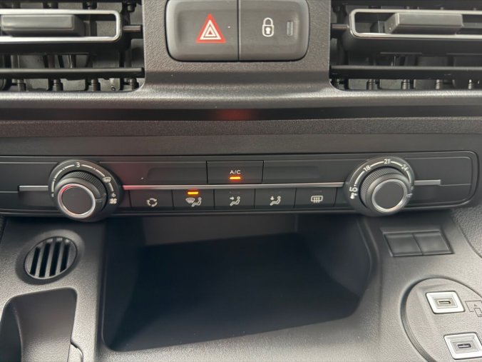 Peugeot Rifter, Peugeot Rifter LONG ALLURE BlueHDi 130k MAN6, barva zelená