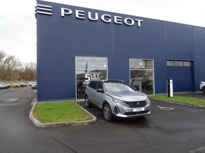 Peugeot 5008, Peugeot 5008 ALLURE BlueHDi 130k EAT8, barva stříbrná