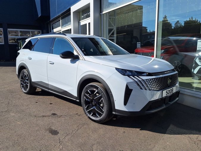 Peugeot 5008, Peugeot 5008 ALLURE Hybrid 145 e-DCS6, barva bílá