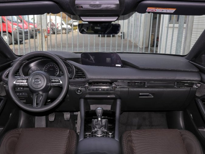 Mazda 3, 2,0 Skyactiv-G 122k/90kW AT, barva šedá
