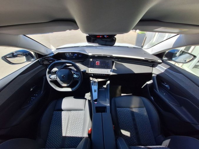 Peugeot 308, Peugeot 308 SW ALLURE Hybrid 145 e-DCS6, barva bílá