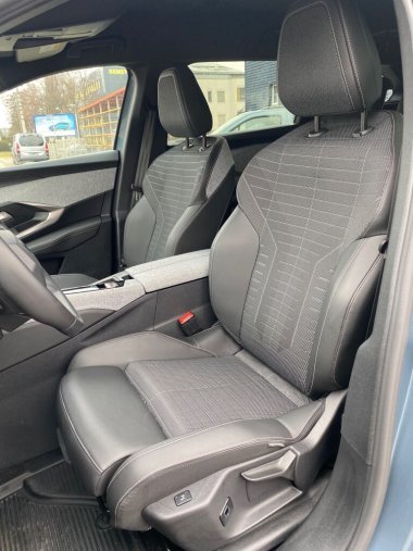 Peugeot 5008, Peugeot 5008 ALLURE Hybrid 145 e-DCS6 - TAŽNÉ - 7033, barva bílá