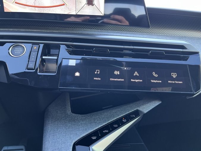 Peugeot 5008, Peugeot 5008 GT Hybrid 145 e-DCS6, barva modrá