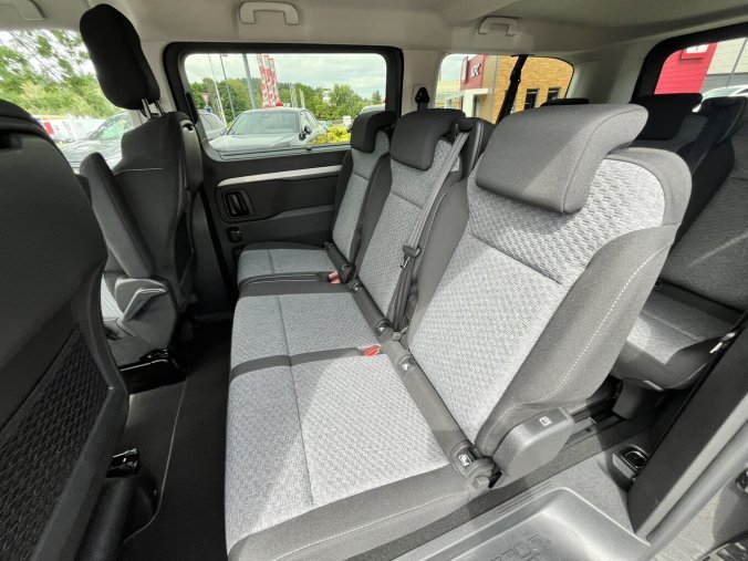 Peugeot Traveller, Peugeot Traveller Traveller Active L3 2.2 BlueHDi 150k MAN6, barva šedá