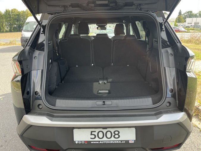 Peugeot 5008, Peugeot 5008 ALLURE Hybrid 145 e-DCS6, barva černá