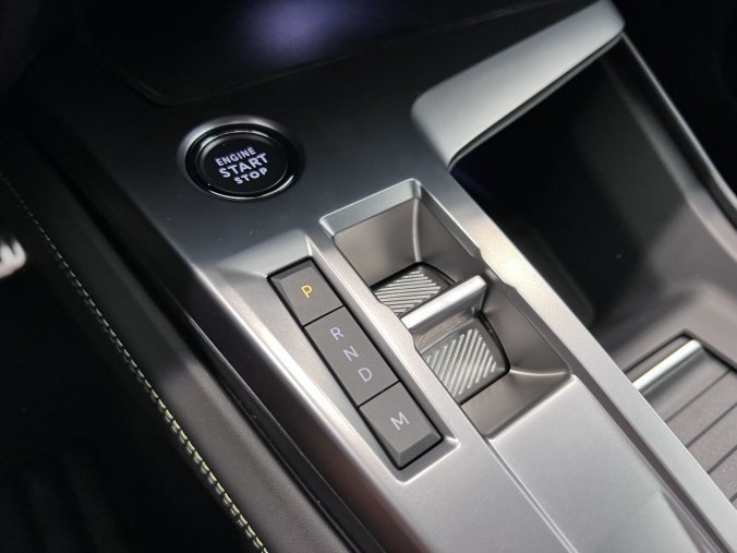 Peugeot 408, Peugeot 408 GT, Automat, masáž, el. sedadla, barva bílá