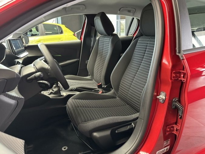 Peugeot 208, Peugeot 208 ACTIVE PureTech 75 MAN5, barva červená