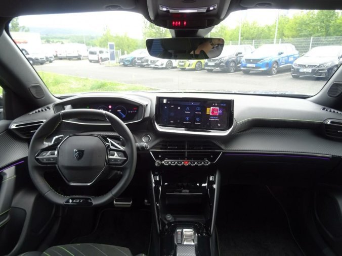 Peugeot 2008, Peugeot 2008 GT PureTech 130k EAT8, barva šedá