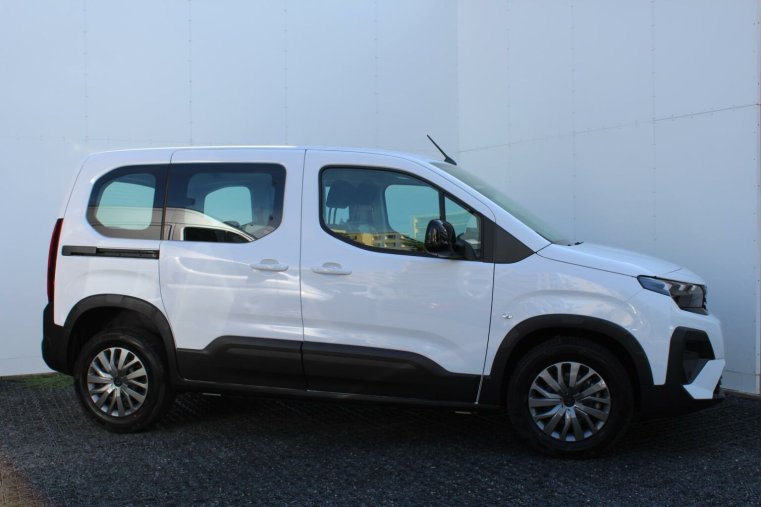 Peugeot Rifter, Peugeot Rifter ALLURE BlueHDi 130 MAN6 N1, barva zelená