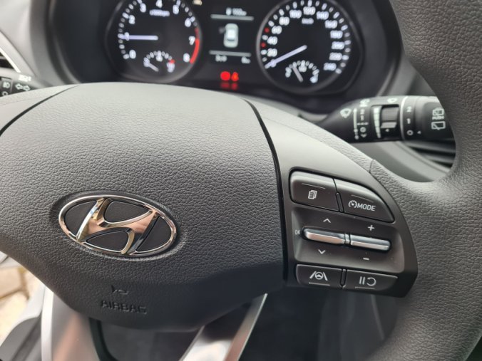 Hyundai i30, 1,5i 81 kW MT, barva bílá