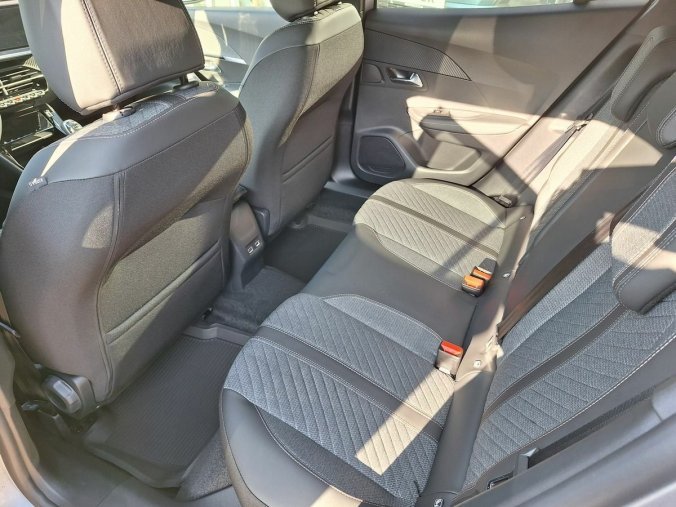 Peugeot 2008, Peugeot 2008 ALLURE 1.2 TURBO 100k MAN6, barva šedá