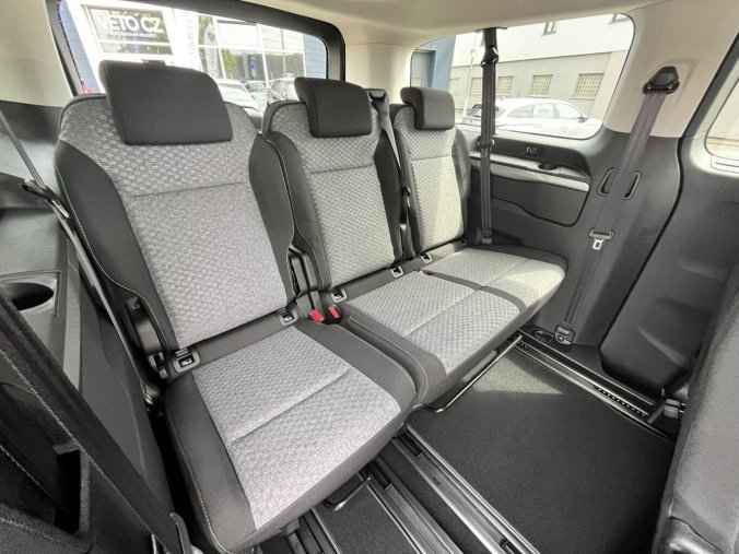 Peugeot Traveller, Peugeot Traveller Traveller Active L3 2.2 BlueHDi 150k MAN6, barva šedá