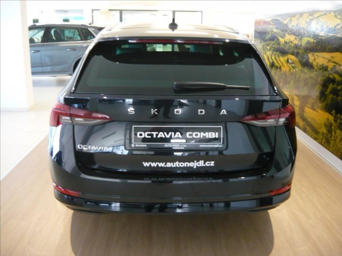 Škoda Octavia, 2,0 TDI 110 kW Style DSG, barva neuvedeno