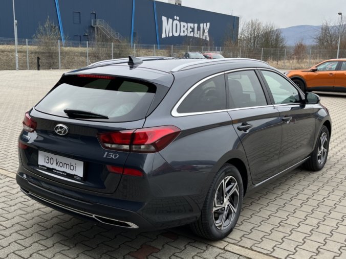 Hyundai i30, 1,5i 81 kW MT, barva šedá