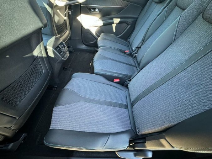 Peugeot 5008, Peugeot 5008 ALLURE PACK BlueHDi 130 EAT 8, barva šedá