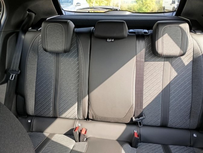 Peugeot 2008, Peugeot 2008 ALLURE PureTech 100 S&S MAN6, barva šedá