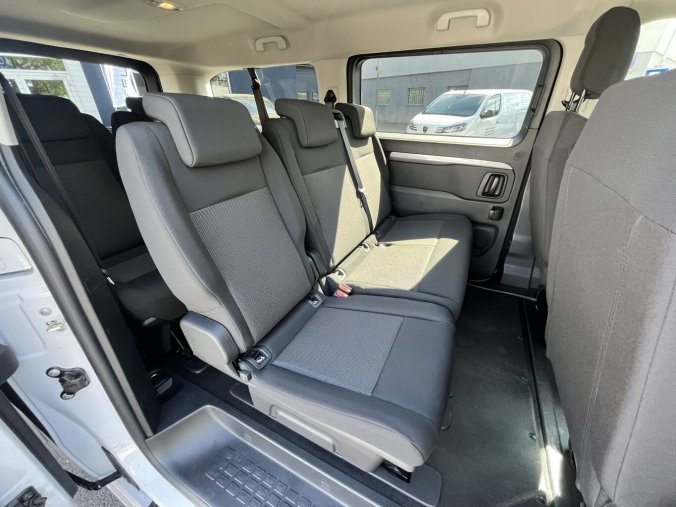 Peugeot Traveller, Peugeot Traveller Active L3 2,2 HDi 180k EAT8, barva bílá