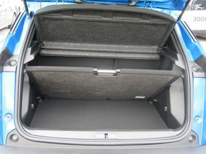 Peugeot 2008, Peugeot 2008 2008 ALLURE  130  EAT8, barva modrá