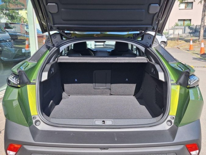 Peugeot 408, Peugeot 408 ALLURE Hybrid 145 e-DCS6, barva zelená