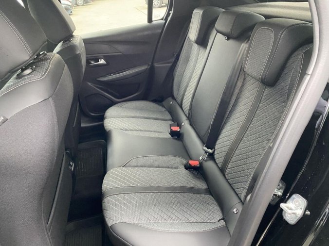 Peugeot 208, Peugeot 208 ALLURE Hybrid 110 e-DCS6, barva černá