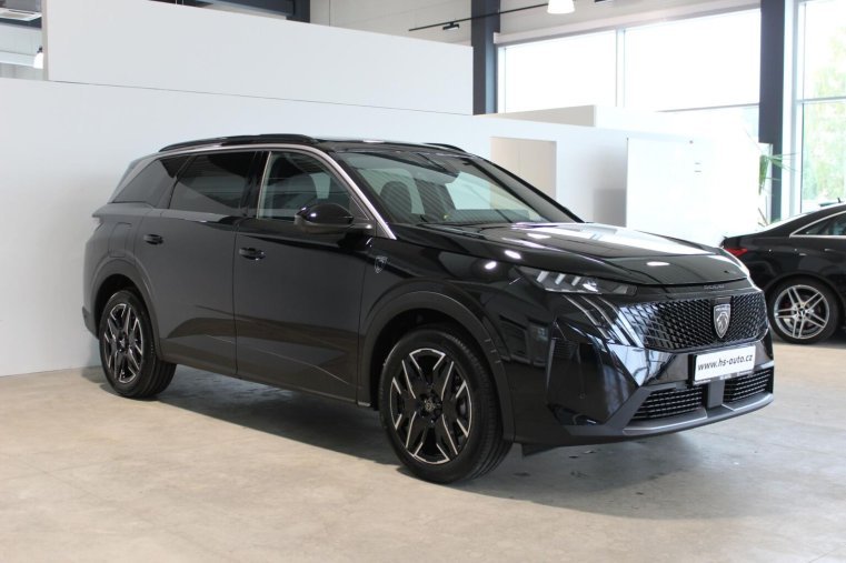 Peugeot 5008, Peugeot 5008 GT Hybrid 145 e-DCS6, barva černá