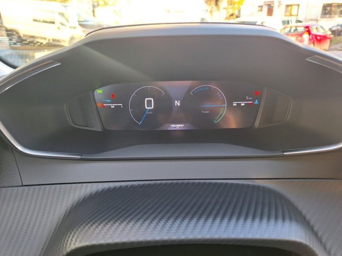 Peugeot 208, Peugeot 208 ALLURE Hybrid 110 e-DCS6, barva šedá